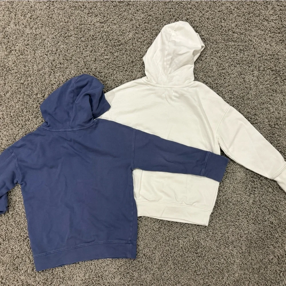Set of 2 Old Navy white and blue girls hoodies, size XS 5